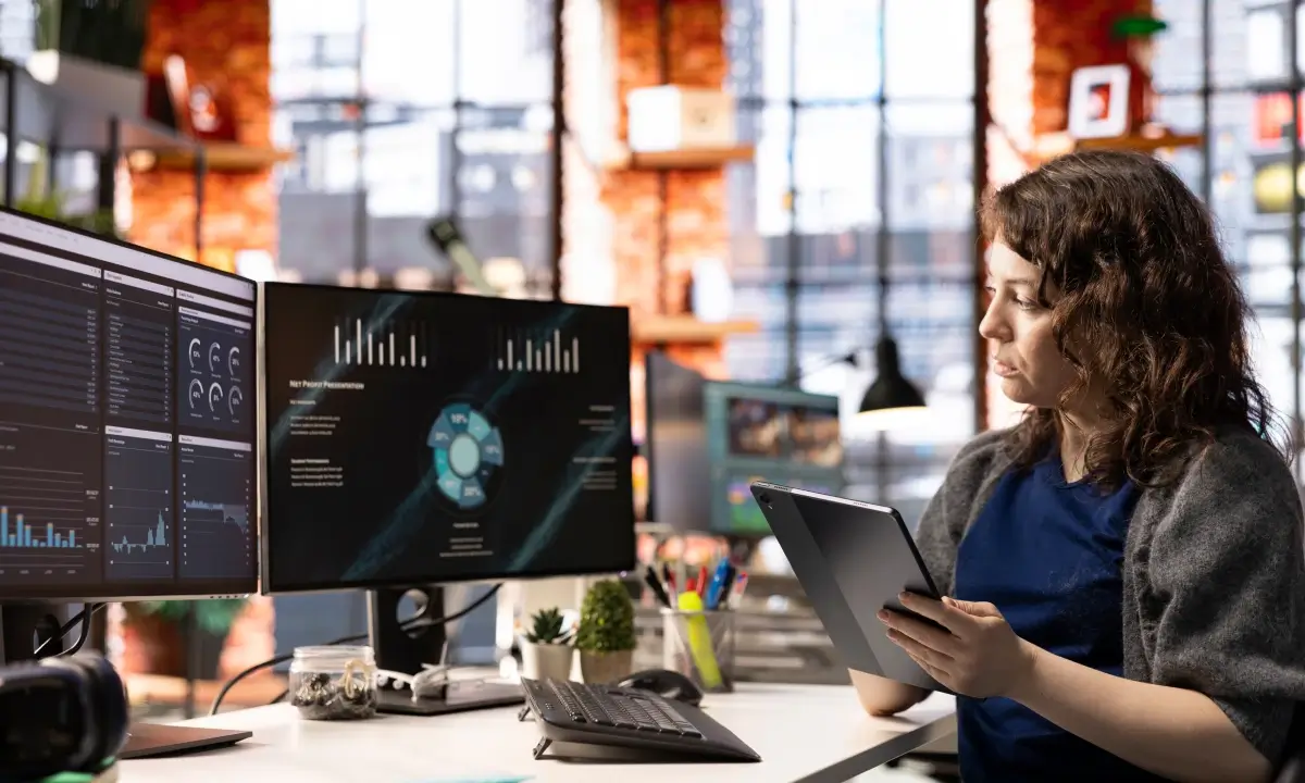 Organización usando herramientas de Inteligencia artificial para empresas.